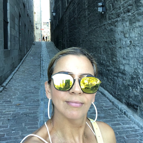 Meet your Posher, Michelle - Picture 1 of 1